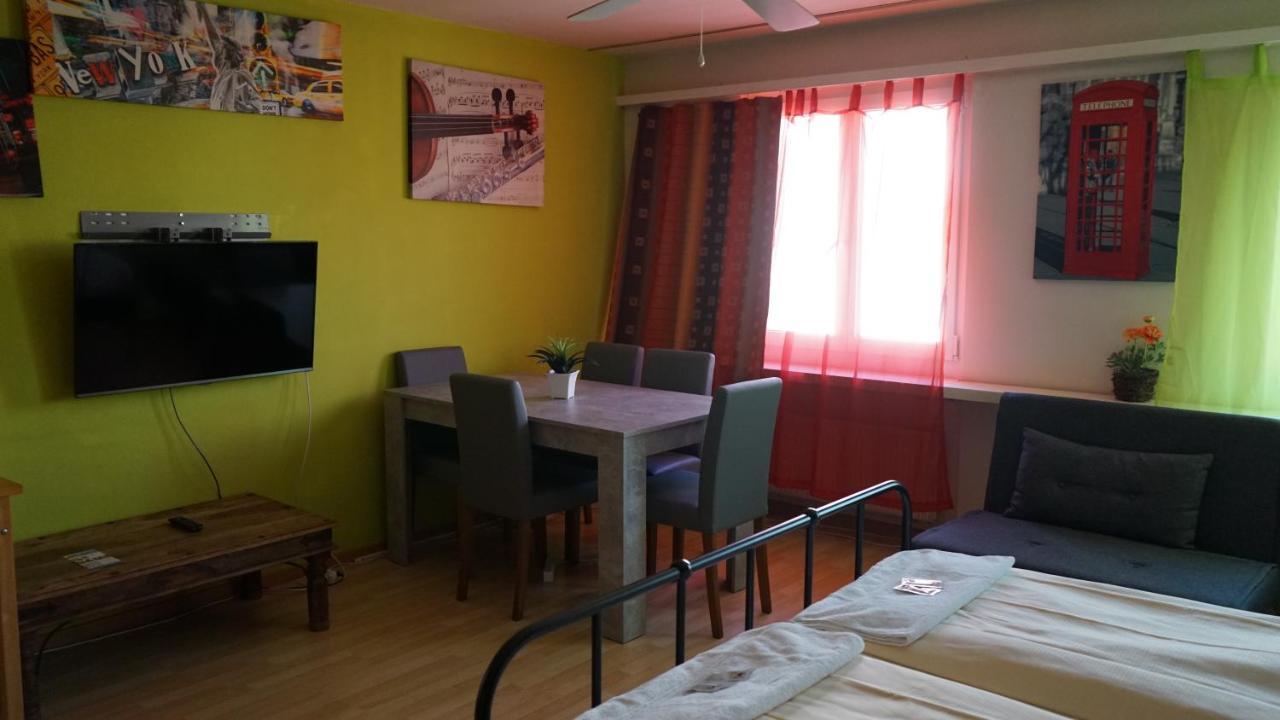 Hotel & Backpackers Zak Шафхаузен Екстериор снимка
