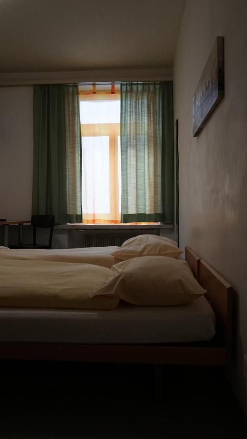 Hotel & Backpackers Zak Шафхаузен Екстериор снимка