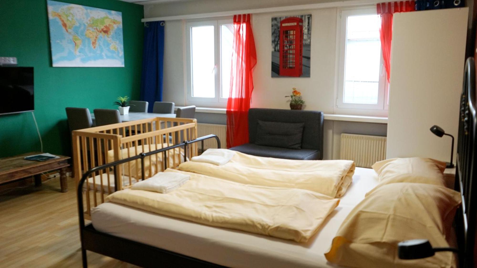 Hotel & Backpackers Zak Шафхаузен Екстериор снимка