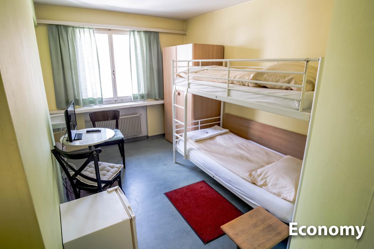 Hotel & Backpackers Zak Шафхаузен Екстериор снимка