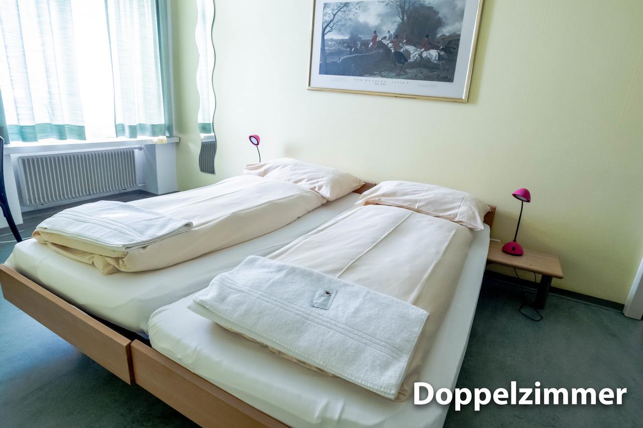 Hotel & Backpackers Zak Шафхаузен Екстериор снимка