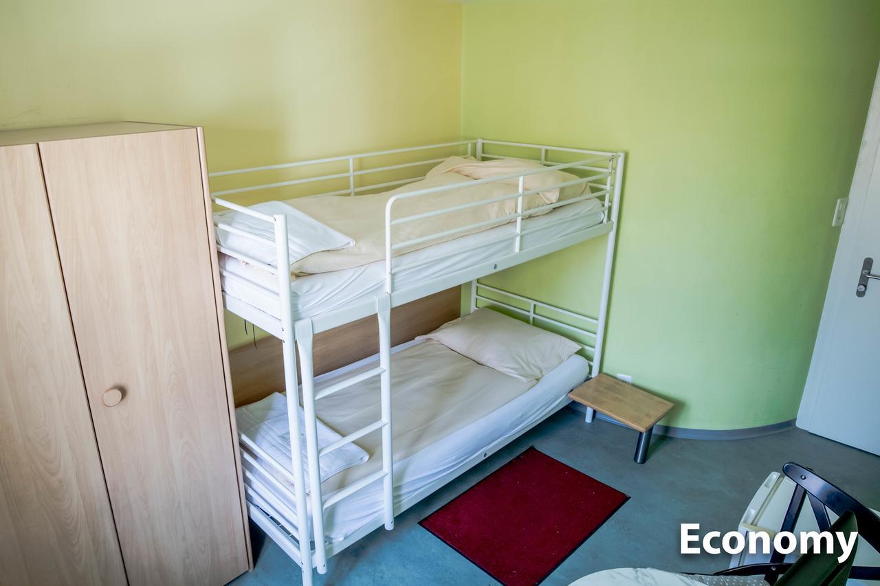 Hotel & Backpackers Zak Шафхаузен Екстериор снимка