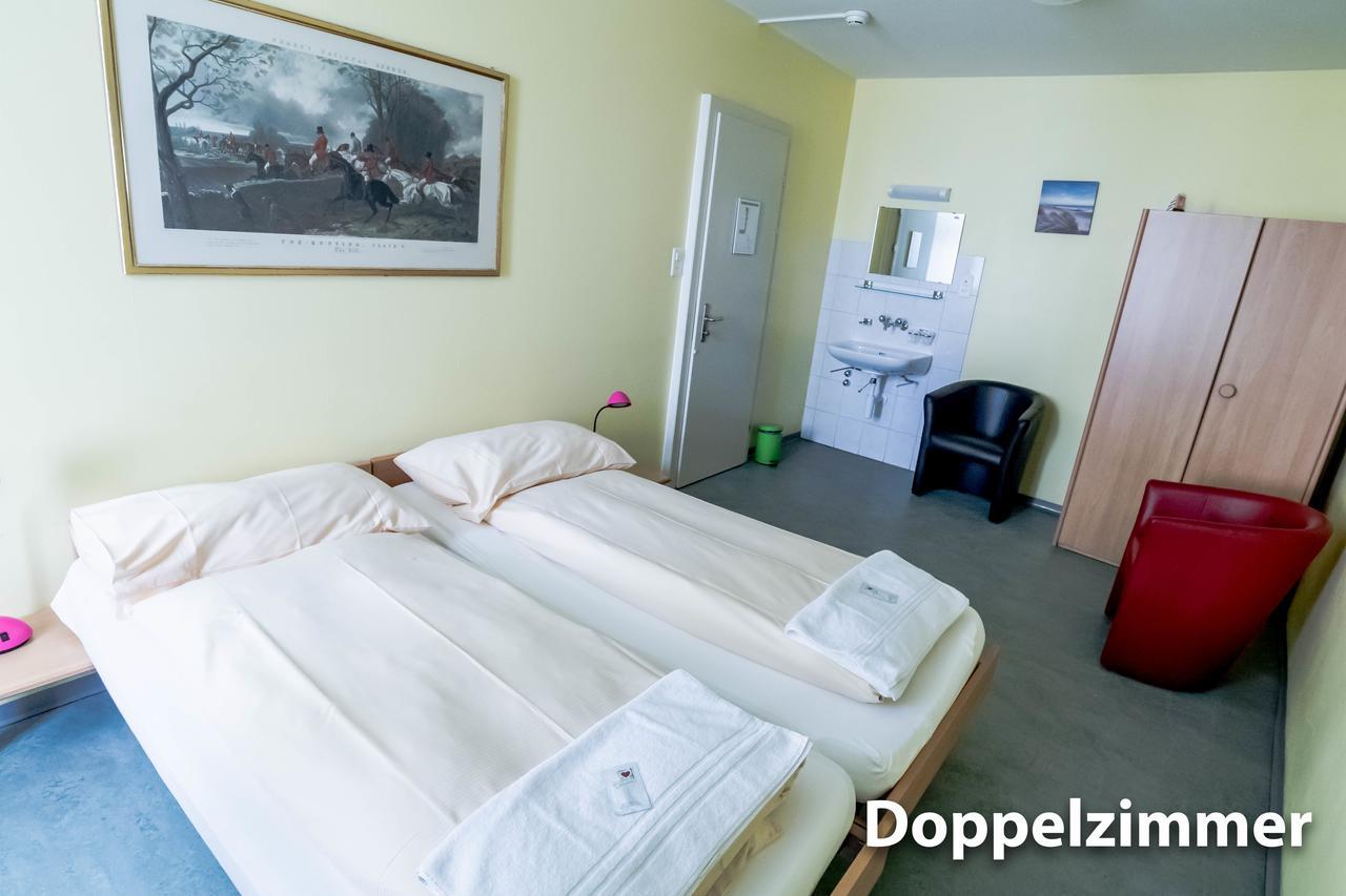 Hotel & Backpackers Zak Шафхаузен Екстериор снимка